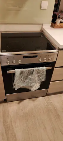 Siemens Latest model Electric Ceramic cooker 60cm for sale Same like New Condition Slightly used