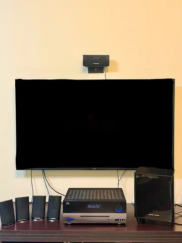 Harman Kardon Home Theater System with Surround Sound and Amplifier. 5 channel stereo with remote.