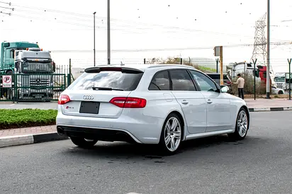 صورة 6 لـ 2014 AUDI RS4