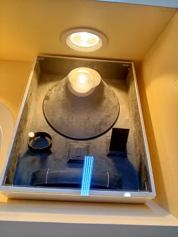 Elegant Jewelry Display Set