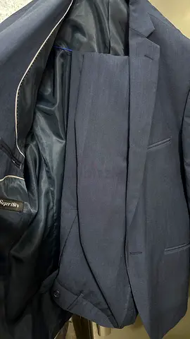Elegant Mens Suit with Jacket and Trousers