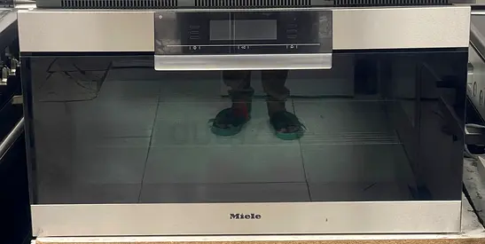 Miele brand Built in Electric oven 90cm like new perfect working with one year warranty
