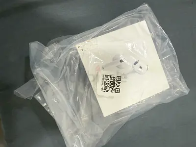 سماعات AirPods 4 مع خاصية إلغاء الضوضاء النشطة