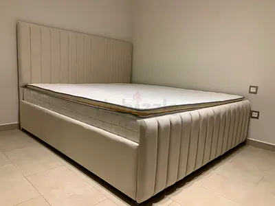 Customized Elegant and Comfortable King Size Bed for Sale