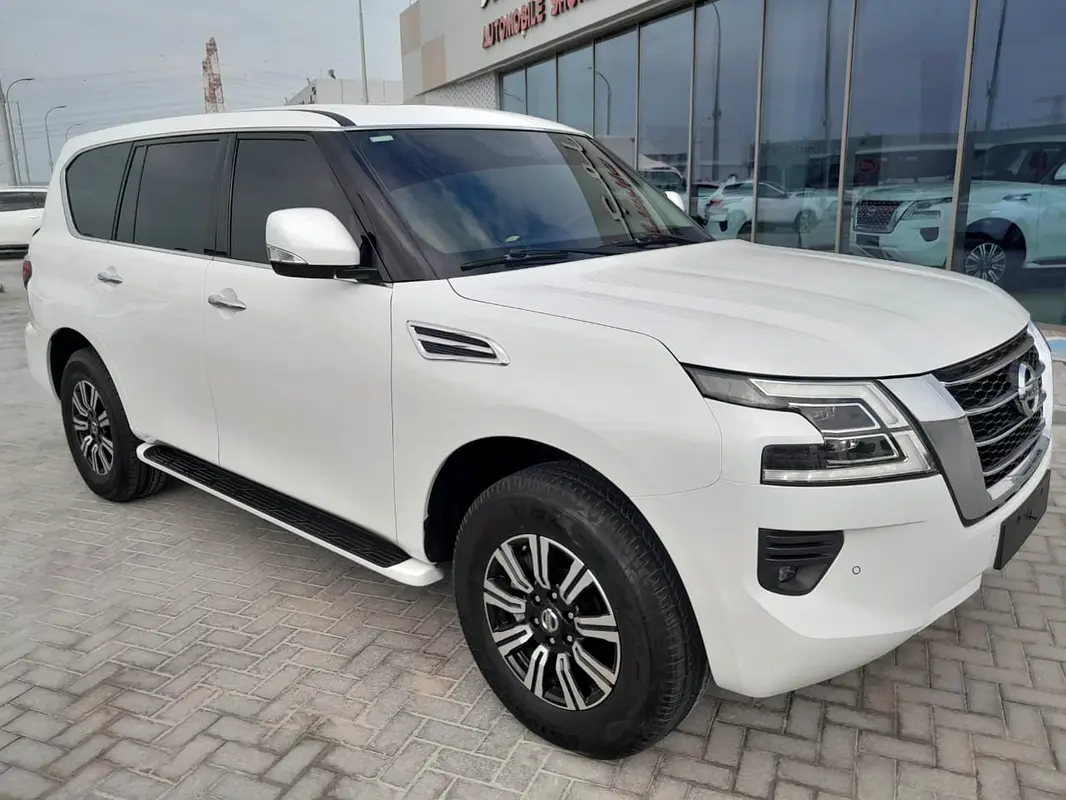 Nissan Patrol 2021 — photo 1 of 20