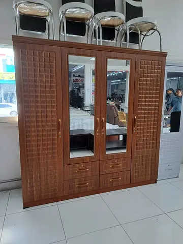 Wardrobe 4 door selling