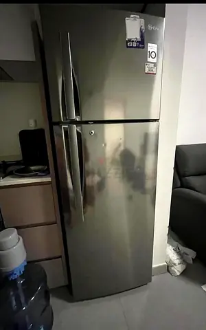 lg brand 422 liters capcity like new condition fridge