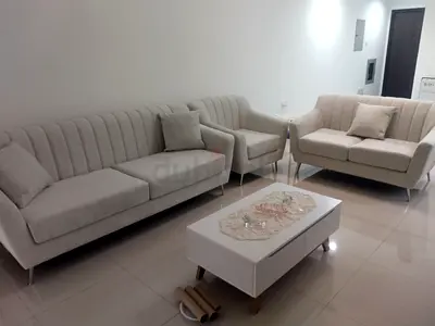 كنب راقي بحالة ممتازة - نظيف جداً وسعر لقطة Elegant Sofa Set in Excellent Condition - Very Clean  G