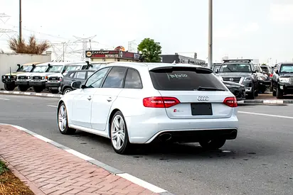 صورة 7 لـ 2014 AUDI RS4