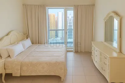 Stunning Master Room with Ensuite Bath | Prime Location | Direct Metro access | Ready to move in