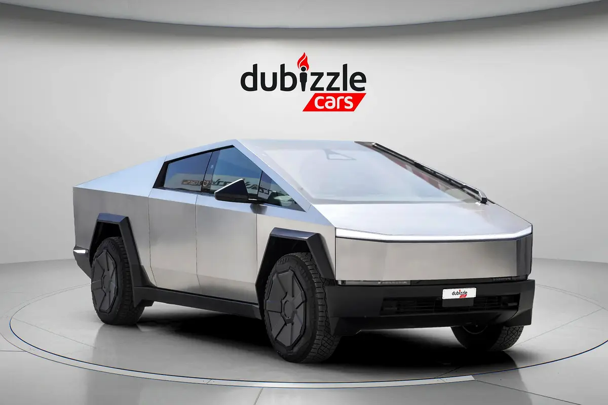 Tesla Cybertruck 2026 — photo 1 of 15