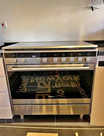 Siemens full gas cooker with 5 burners