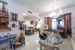 Beautifully Upgraded | Single Row | Unfurnished