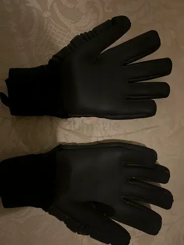 Goalkeeper Saviours Gloves ( Size 8 )