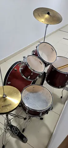 Tama rythem mate acoustic drumset