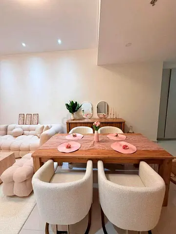 Wooden dining table with 4 chairs – Almost new from Pan Home