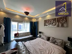 Te koop: 'n woonstel met 'n volledige see-uitsig, insluitend meubels, in die Khan-gebied.