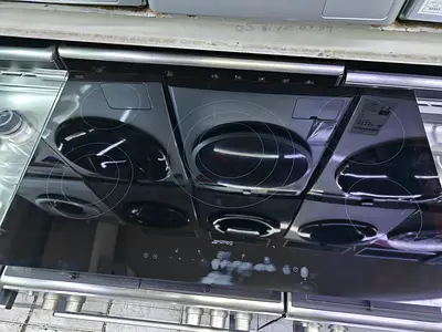 Smeg built in electric cooktop 90cm like new