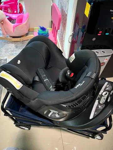 Joie i spin baby car seat