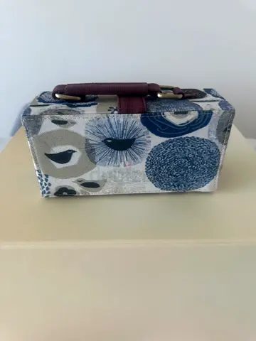 Handmade Women’s Bag – Timeless Elegance