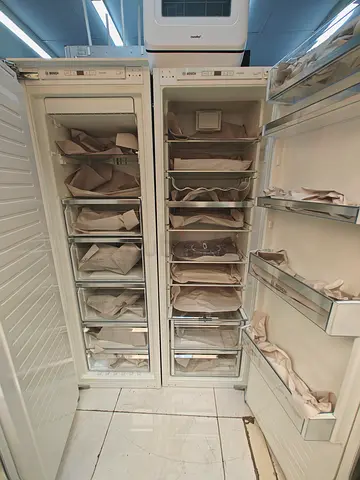 Bosch built in fridge freezer set in excellent condition