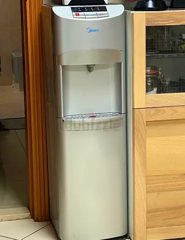 Bottom Load Midea Water Cooler - Reliable and Efficient