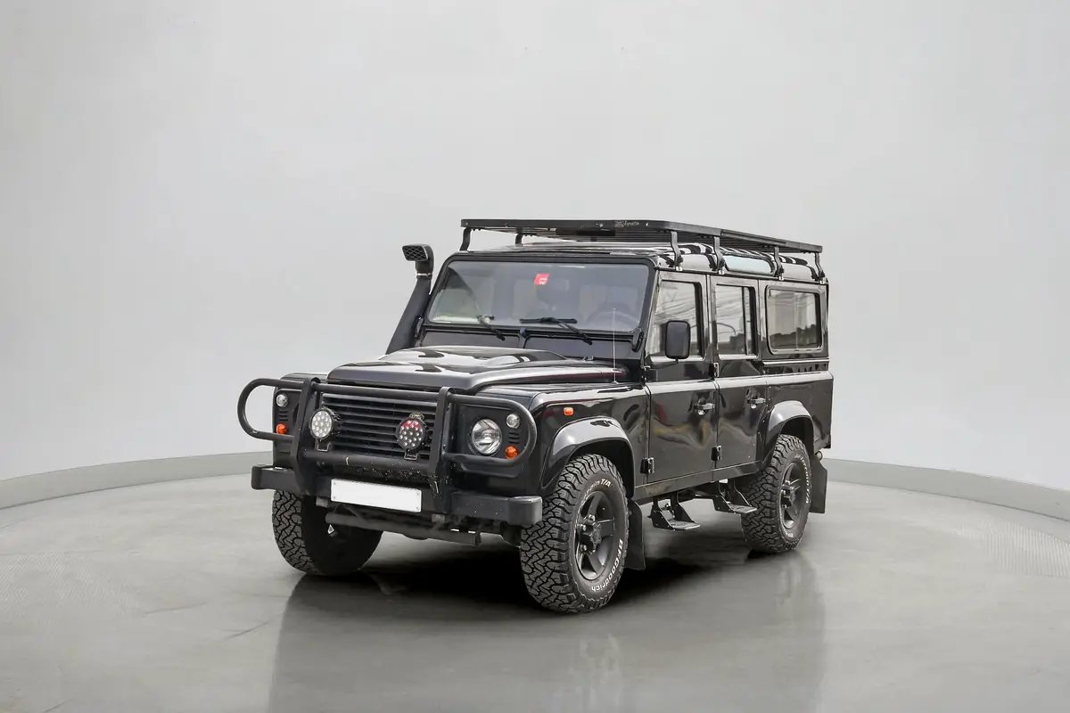 Land Rover Defender 2012 — photo 1 of 14