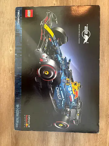 BARGAIN BRAND NEW LEGO 42206 TECHNIC ORACLE RED BULL RACING RB20 F1 CAR