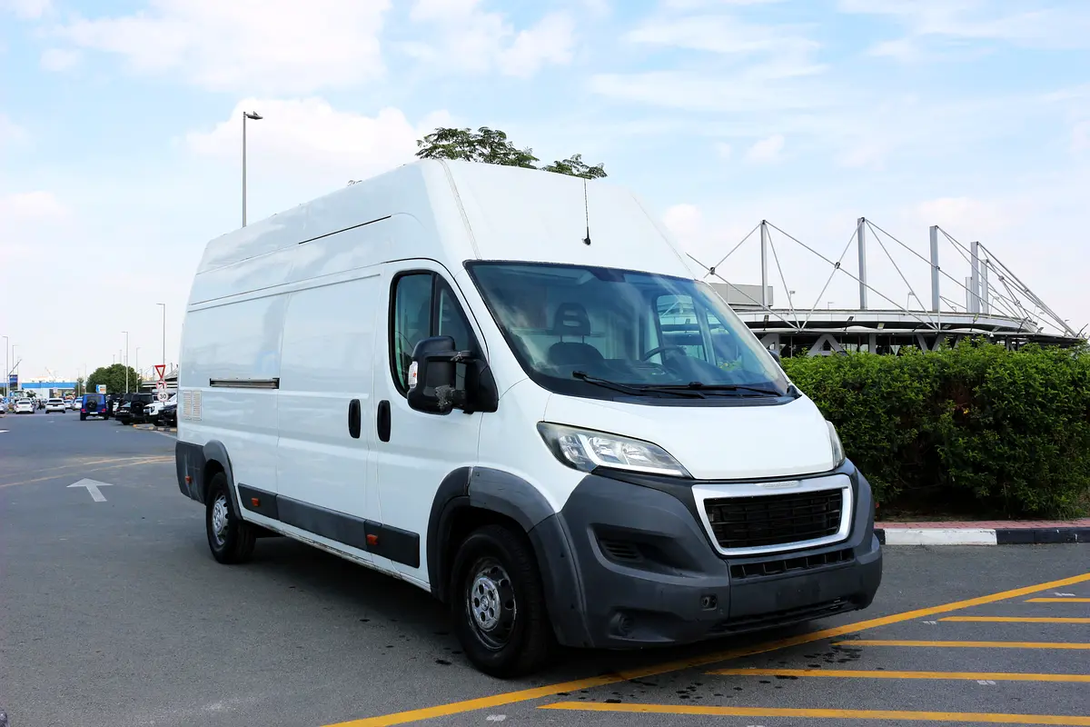 Peugeot Boxer 2018 — photo 1 of 11