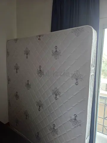Queen Size Mattress in good Condition