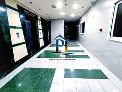 HUGE 2 BHK WITH BOTH MASTER ROOM CLOSE TO ZULEKHA HOSPITAL AND POUND PARK JUST IN 68K..