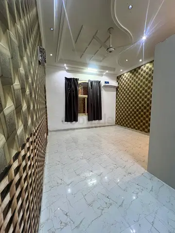 FAMILY ROOM AVAILABLE ready to move  -Direct owner