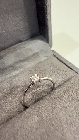 18K White Gold Diamond Ring – Certified