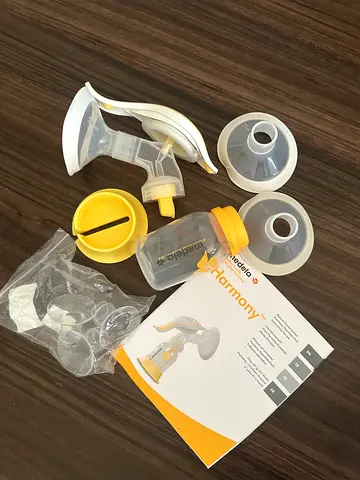 Medela Harmony Breast Pump Set - Rarely Used with extra parts