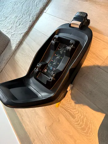 Maxi Cosi ISO fix car seat base suitable for Pebbel pro