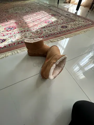 Selling UGG BARND NEW