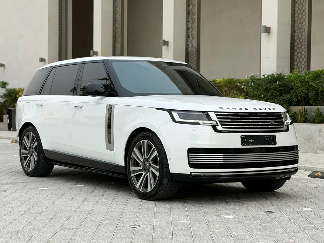 Land Rover Range Rover 2024 — photo 1 of 19