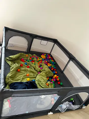 Portable Playpen with Colorful Balls