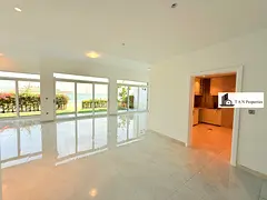 Pied-dans-l'Eau Living | Where Luxury Meets the Sea | Resort-Style Villa