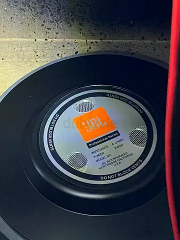 JBL Professional passive PA speakers SRX700