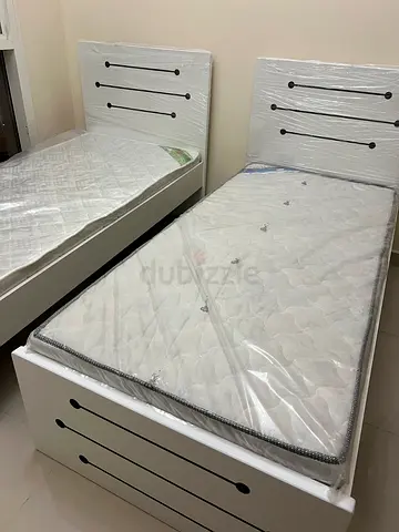 Hi I want to sale single bed with mattress brand new