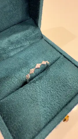 18K White Gold Diamond Ring – Certified