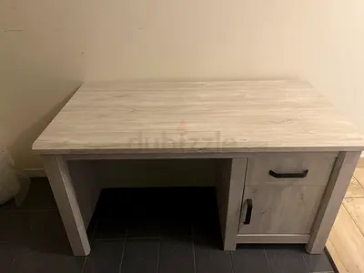 Cool Light Grey Office / Gaming table With drawer