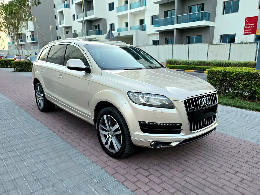 Audi Q7 2015 — photo 1 of 20