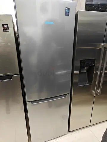 Siemens bottom freezer refrigerator in excellent condition