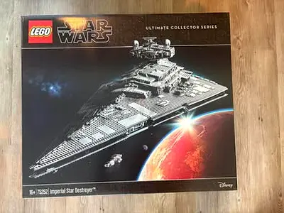 BRAND NEW LEGO RARE 75252 STAR WARS IMPERIAL STAR DESTROYER UCS