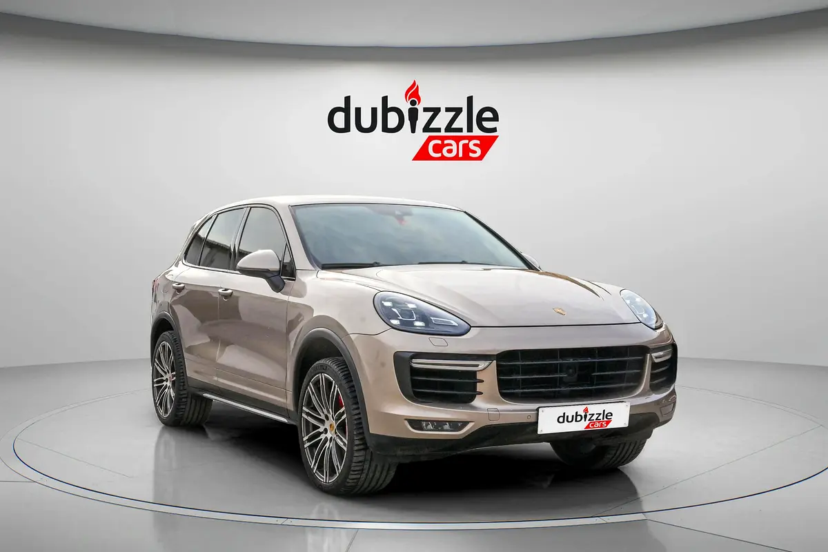 Porsche Cayenne 2015 — photo 1 of 18