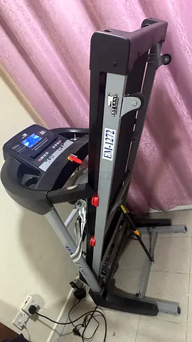 5.5HP DC Motor Automatic 18% Incline Treadmill With Massager  Bluetooth Speaker