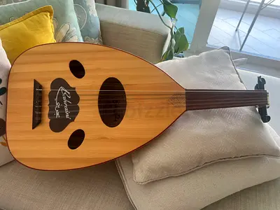 Authentic Wooden Oud for Sale عود بحريني بحالة ممتازة مت الشنطة oud
