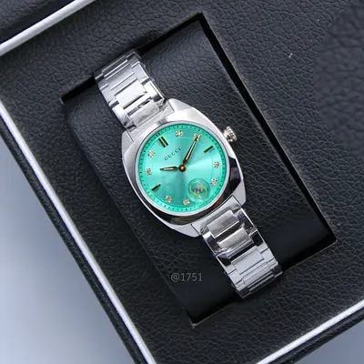 Gucci Womens Watch with Elegant Green Dial